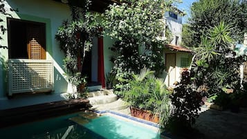 Utomhuspool
