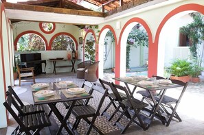 Free daily buffet breakfast - Irradiante (Olinda)