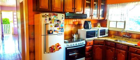 Maison Standard, 3 chambres | Cuisine privée | Réfrigérateur, micro-ondes, four, plaque de cuisson