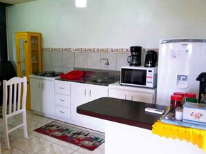 Traditional Apartment, 2 Bedrooms | Private kitchen | Fridge, microwave, stovetop, coffee/tea maker