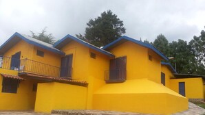 Unclassified image, 4 of 19, button - Casa Amarela (La Manzanilla de la Paz)