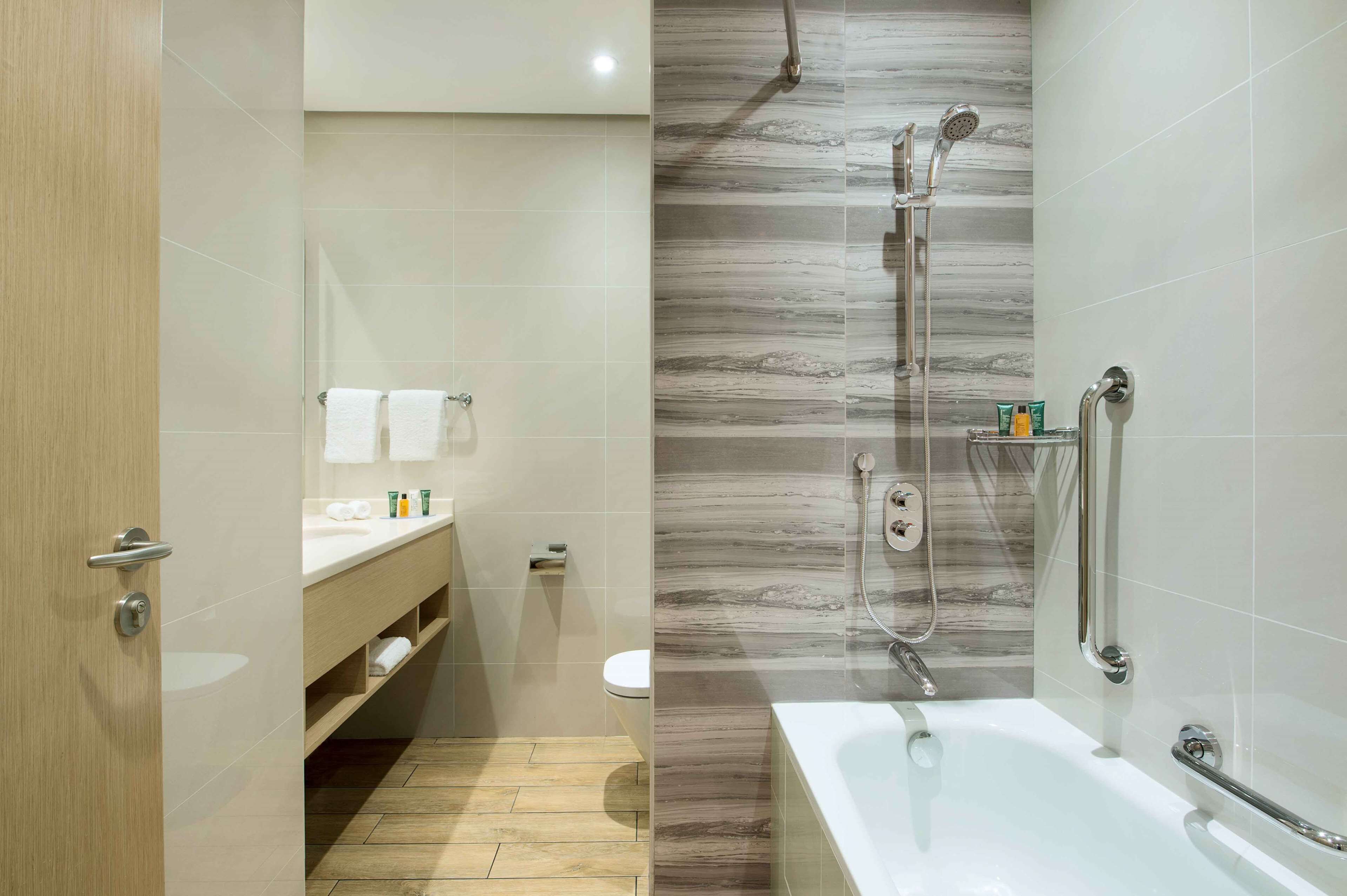 shower, free toiletries, hair dryer, towels