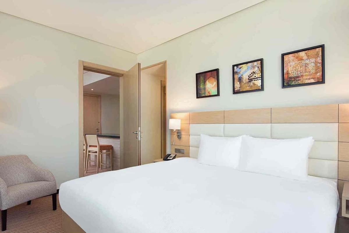 Premium bedding, minibar, in-room safe, desk