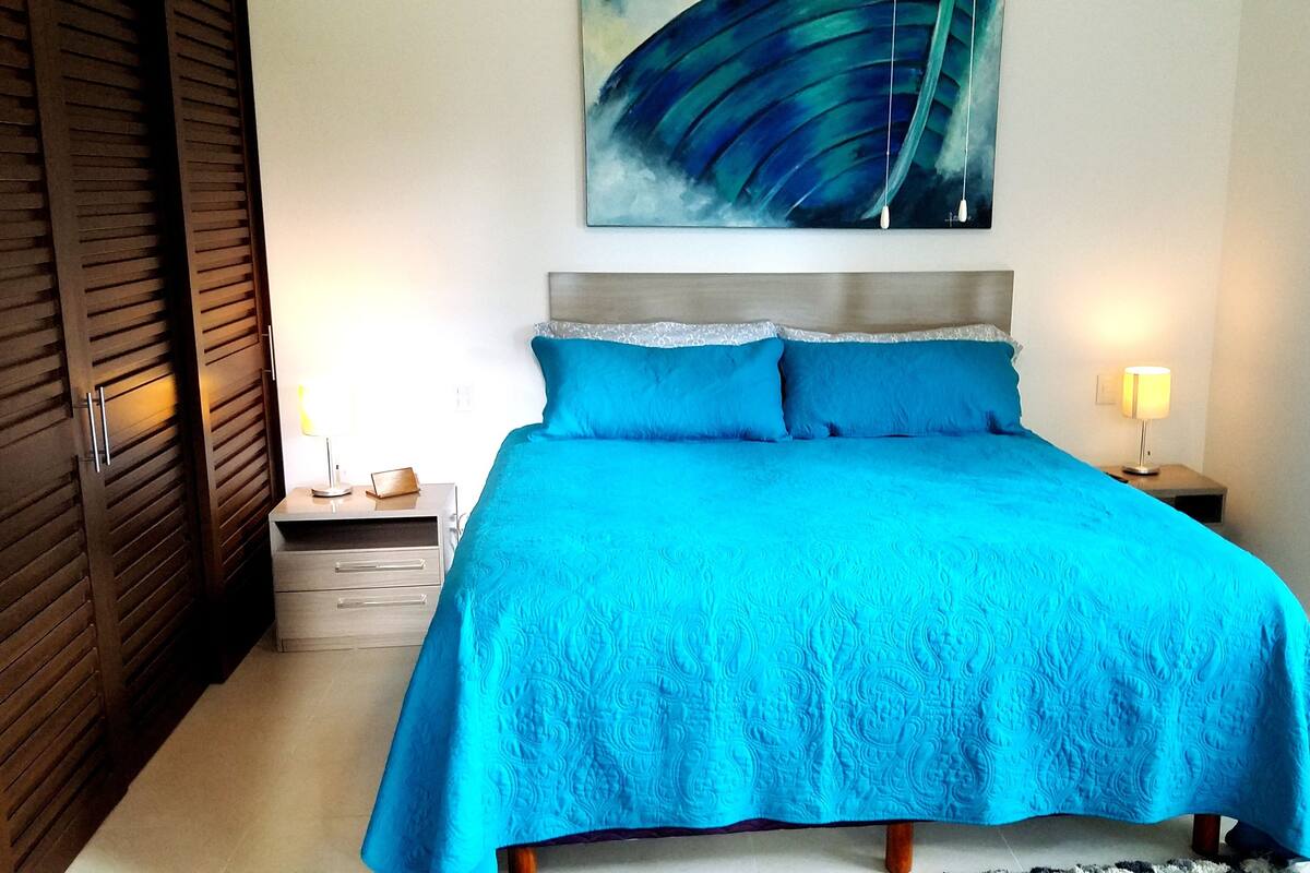 Luxury Condo, 2 Bedrooms | 2 bedrooms, in-room safe, individually decorated, individually furnished