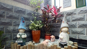 Courtyard - happy168 hostel (Hualien City)