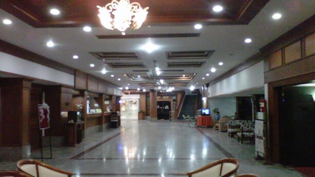 Coin salon dans le hall