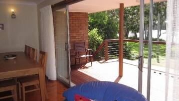 House, 4 Bedrooms | Living area | LCD TV