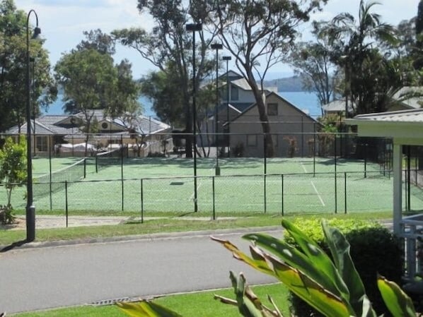 Tennis court - Plover - Executive Villa (Cams Wharf)