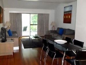 Villa, 3 Bedrooms | In-room dining - Plover - Executive Villa (Cams Wharf)