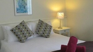 Villa, 3 Bedrooms - Oystercatcher Executive 3 Bedroom Villa (Cams Wharf)