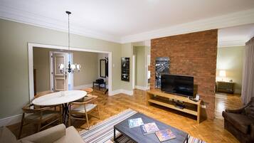 Suite presidencial | Minibar, caja fuerte, espacio para trabajar con un portátil