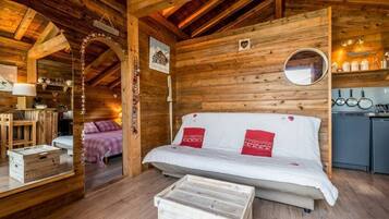 1 slaapkamer, een strijkplank/strijkijzer, reisbedje, gratis wifi