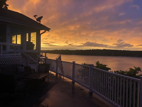 Terrace/patio - HoneyCreekRetreat (Waterfront Entertainment, Dock) (Grove)