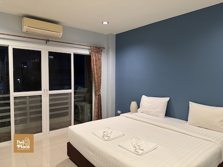 Desk, blackout curtains, free WiFi. The 1 Place Khonkaen