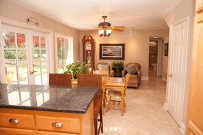 Dining - Huge California Dream Home with Pool Near Malibu Universal/Hollywood/Disneyland (Agoura Hills)