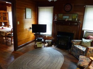 Smart-TV, Kamin, DVD-Player