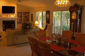 Dining - Relax, Recharge And Play On  (McCormick)
