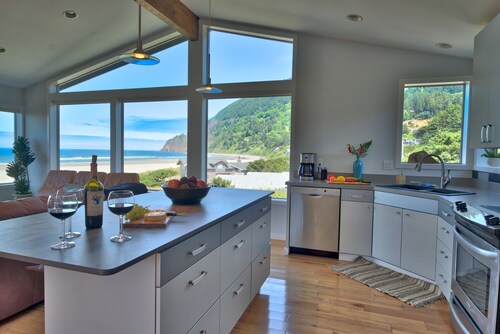Early Bird Access - Aug 1-9  Prime Oceanfront at Manzanita Beach