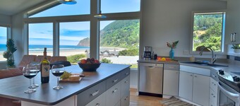 Badstue, boblebad, skritt til hav, spektakulær utsikt Manzanita Beach & Neahkahnie Mt