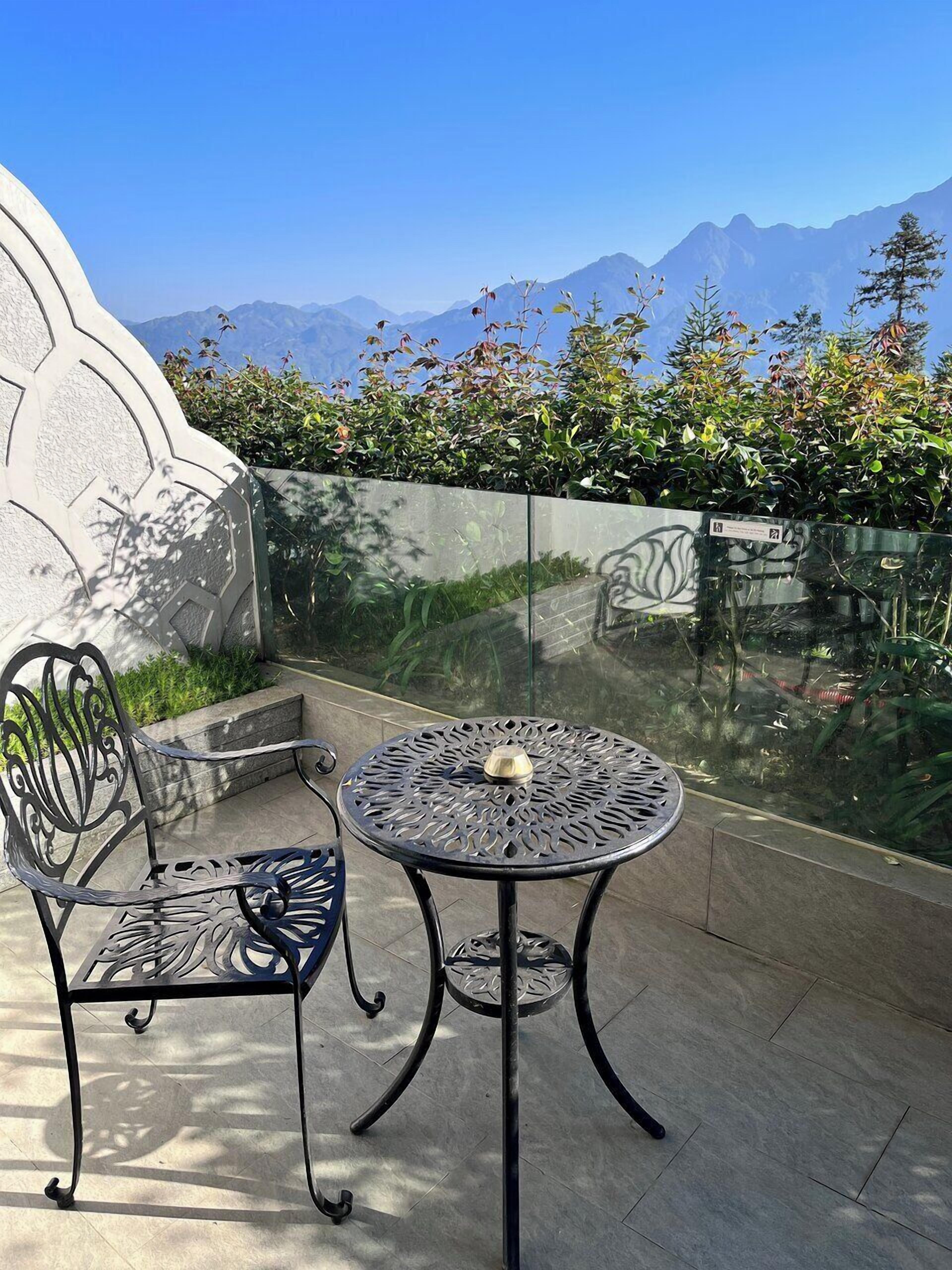Balcony Classic Mountain View - Free Herbal Bath | Balcony