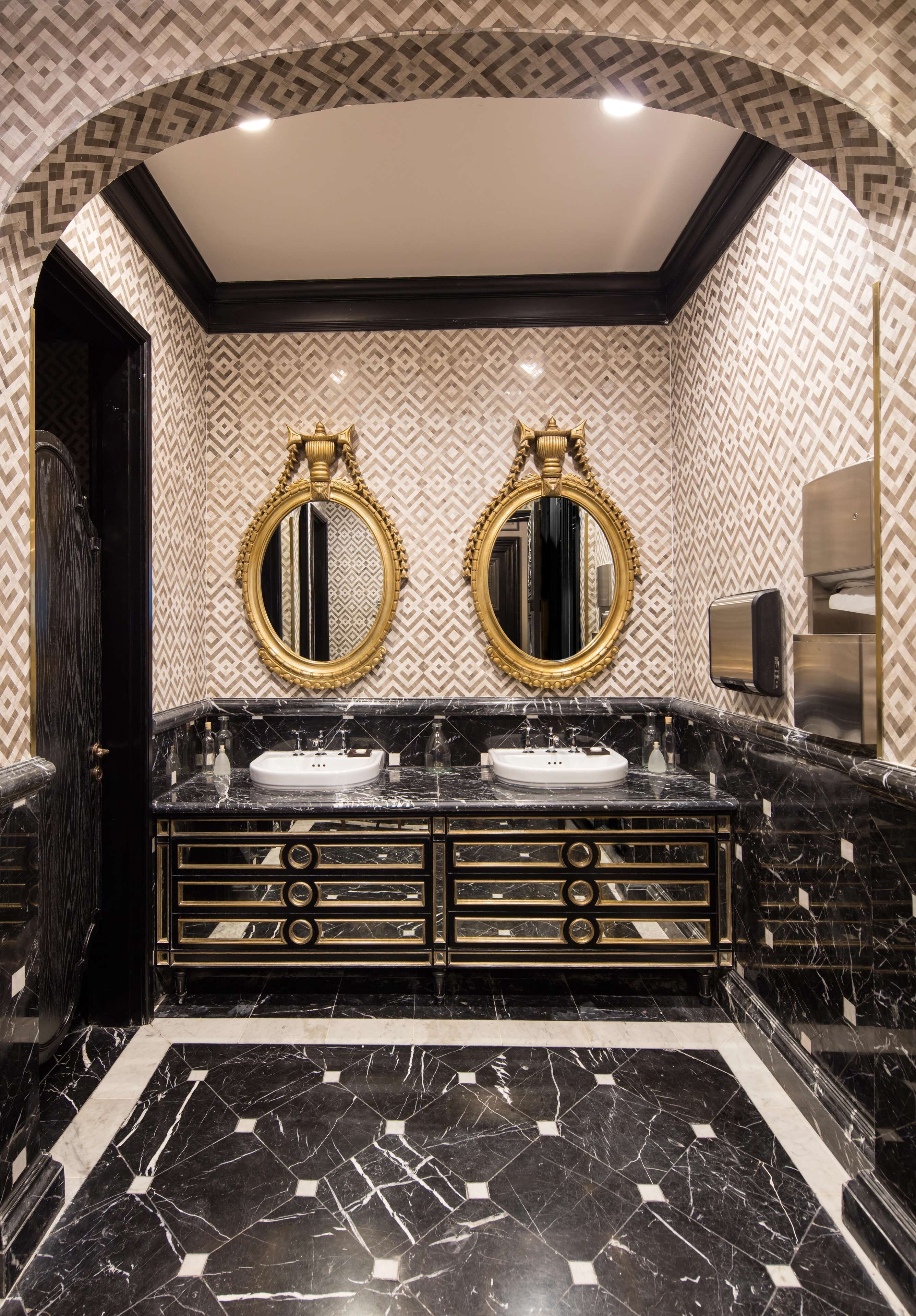 sauna, hot tub, steam room, hot springs/mineral springs, body treatments