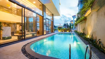 Outdoor pool, pool loungers