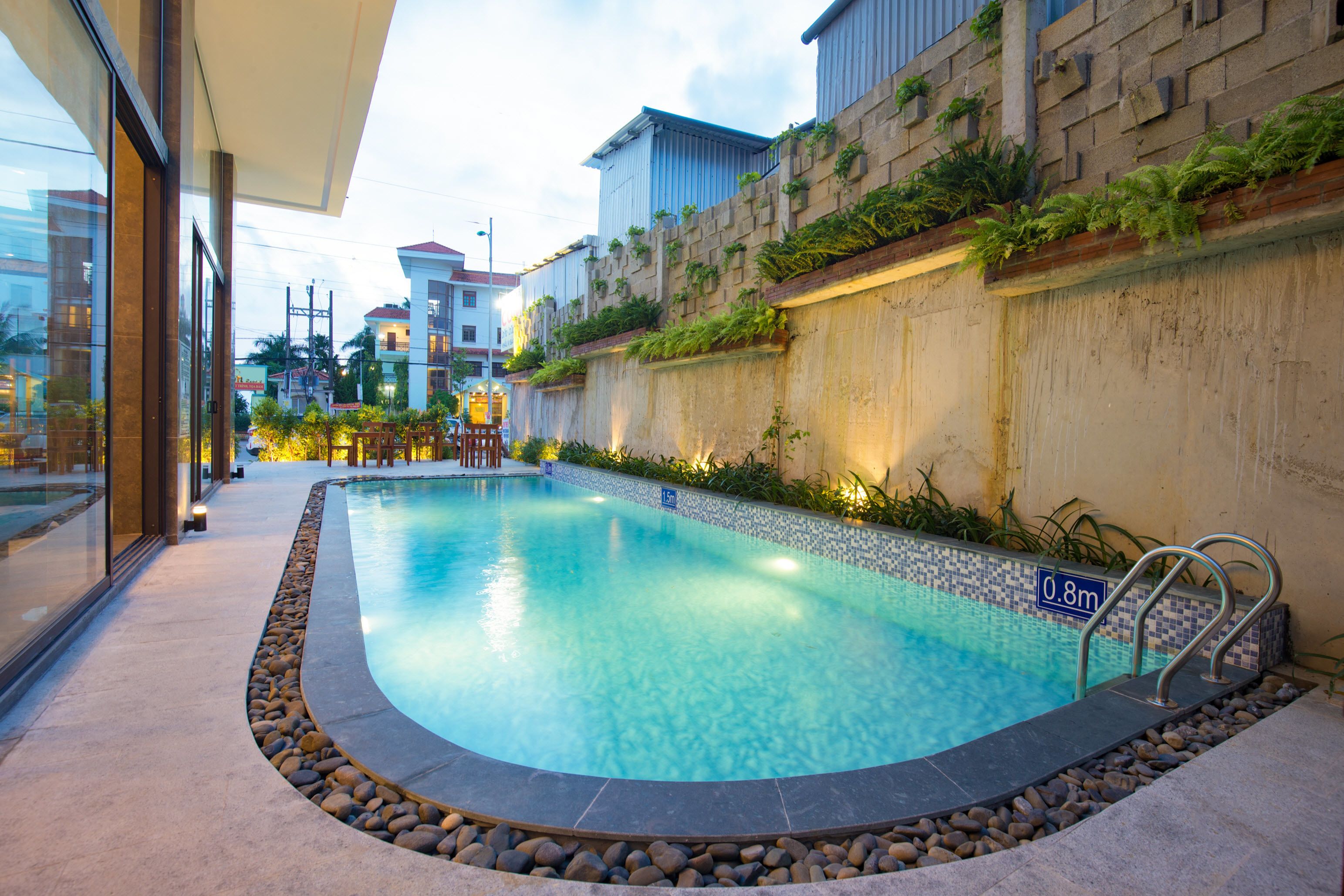 outdoor pool, pool loungers