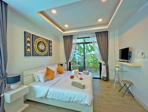 Honeymoon Suite with Garden View