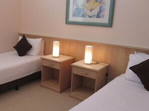 Cottage, 3 Bedrooms | 3 bedrooms, blackout drapes, iron/ironing board, WiFi - Waratah - 3 Bedroom Cottage (Cams Wharf)