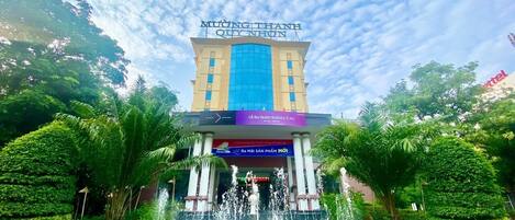 Minibar, safe på rommet, skrivebord og blendingsgardiner