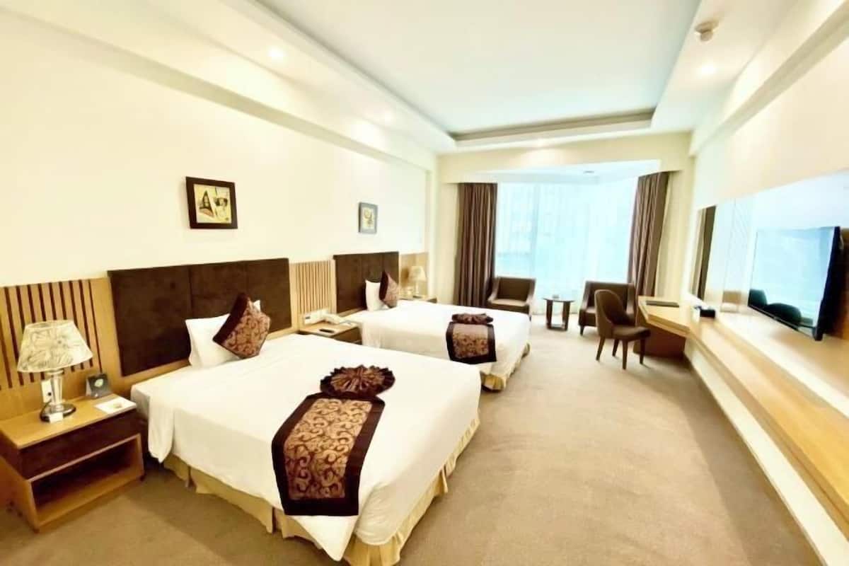 Minibar, in-room safe, desk, blackout drapes