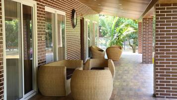 Royal-huvila | NÀkymÀ huoneesta