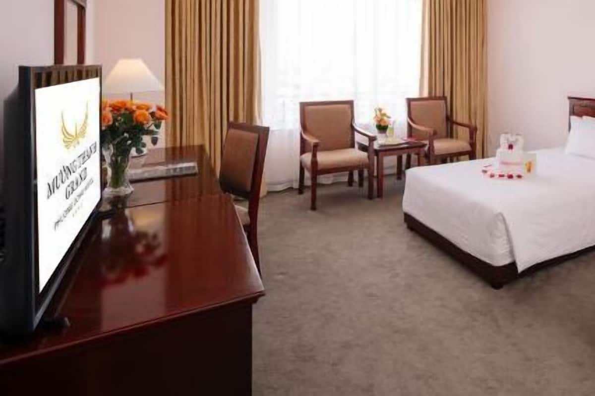 Minibar, in-room safe, desk, blackout drapes