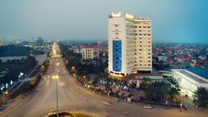 Exterior - Muong Thanh Grand Phuong Dong Hotel (Truong Vinh)