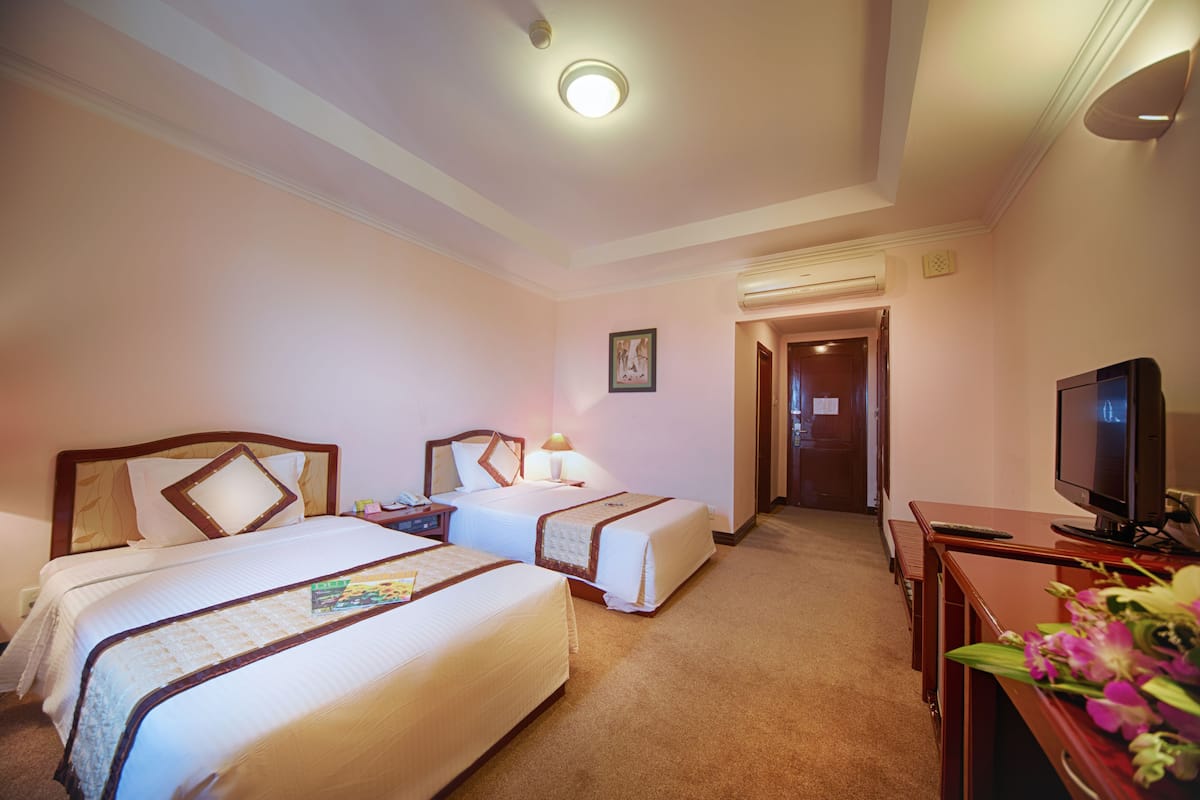 Minibar, in-room safe, desk, blackout curtains