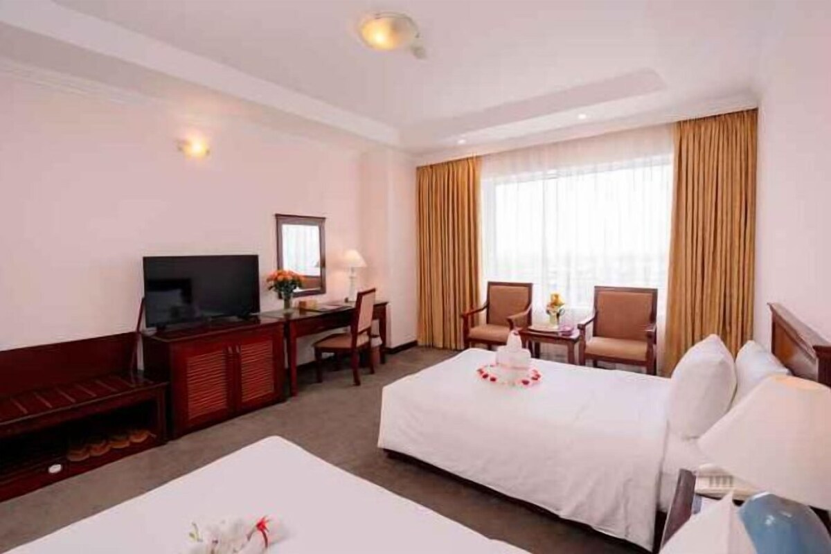 Minibar, in-room safe, desk, blackout curtains