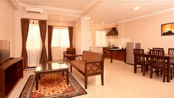 Familien-Suite, 2 Schlafzimmer | Eigene Küche | Wasserkocher mit Kaffee-/Teezubehör, Wasserkocher