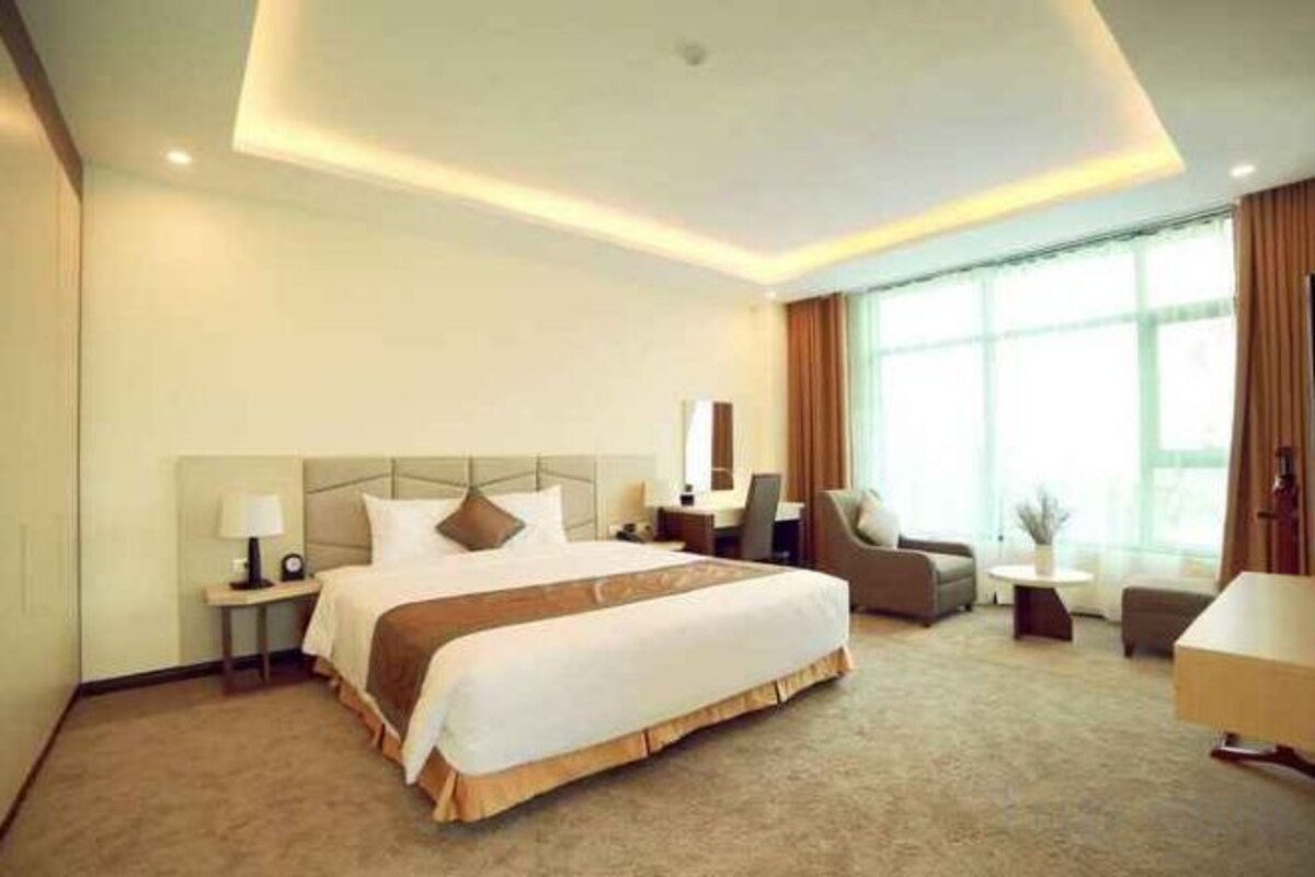 Minibar, in-room safe, desk, blackout curtains