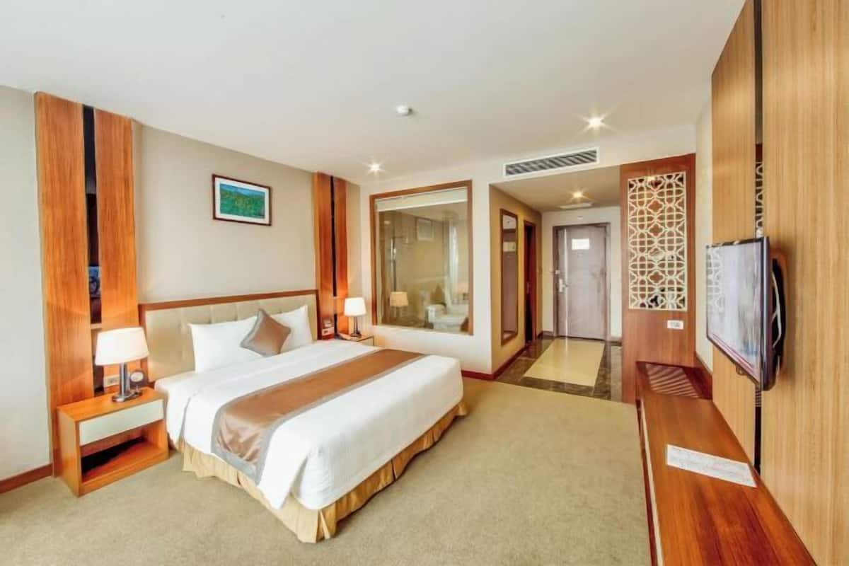 Minibar, in-room safe, desk, blackout curtains