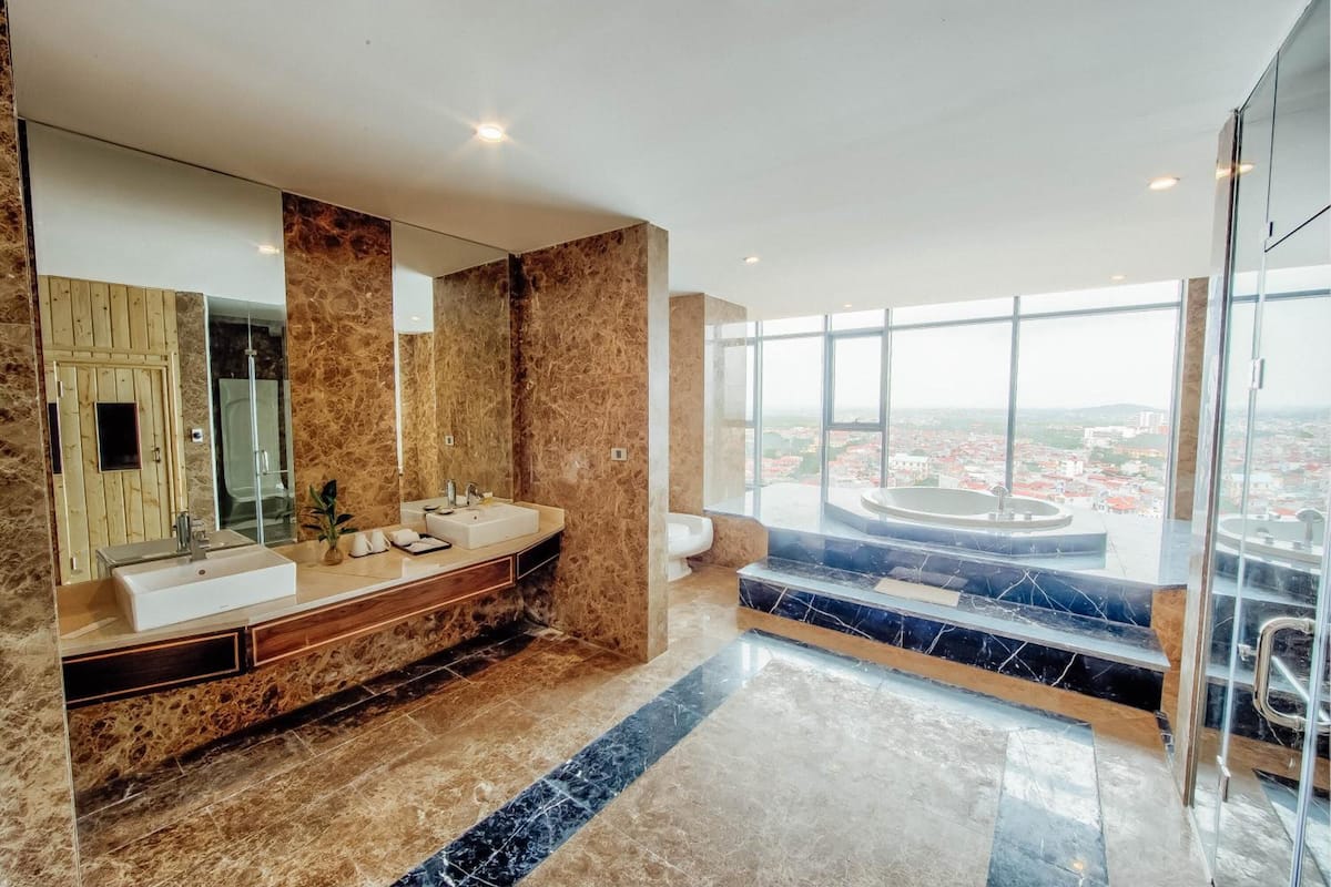 rainfall showerhead, free toiletries, hair dryer, bathrobes