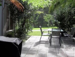House, 4 Bedrooms | Terrace/patio