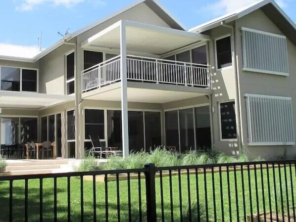 Front of property - Pelican Escape Executive Home (Cams Wharf)