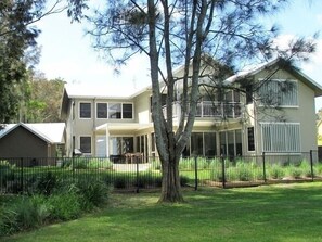 Front of property - Pelican Escape Executive Home (Cams Wharf)