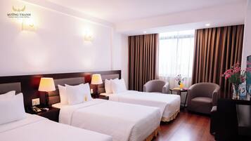 Deluxe Triple Room | Minibar, desk, soundproofing, free WiFi