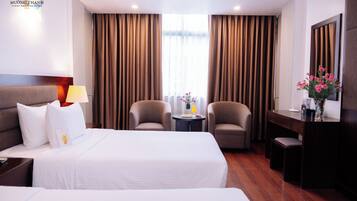 Quarto duplo luxo | Frigobar, escrivaninha, quartos à prova de som, Wi-Fi de cortesia