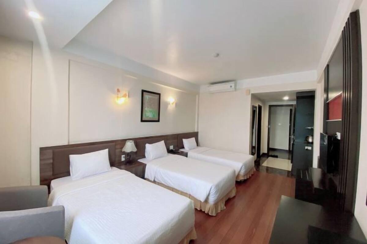 Minibar, desk, soundproofing, free WiFi