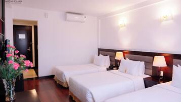 Minibar, escritorio, sistema de insonorización y wifi gratis