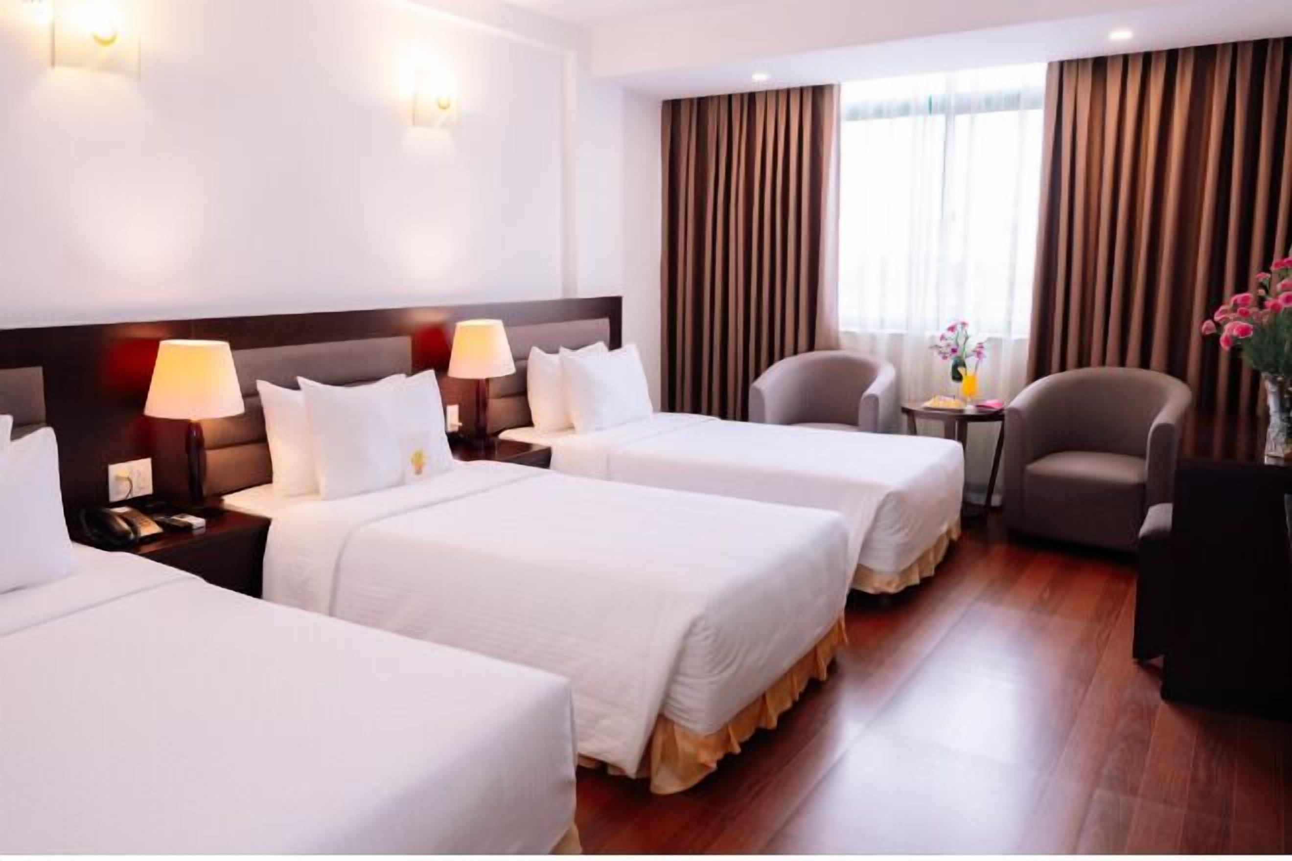 Minibar, desk, soundproofing, free WiFi