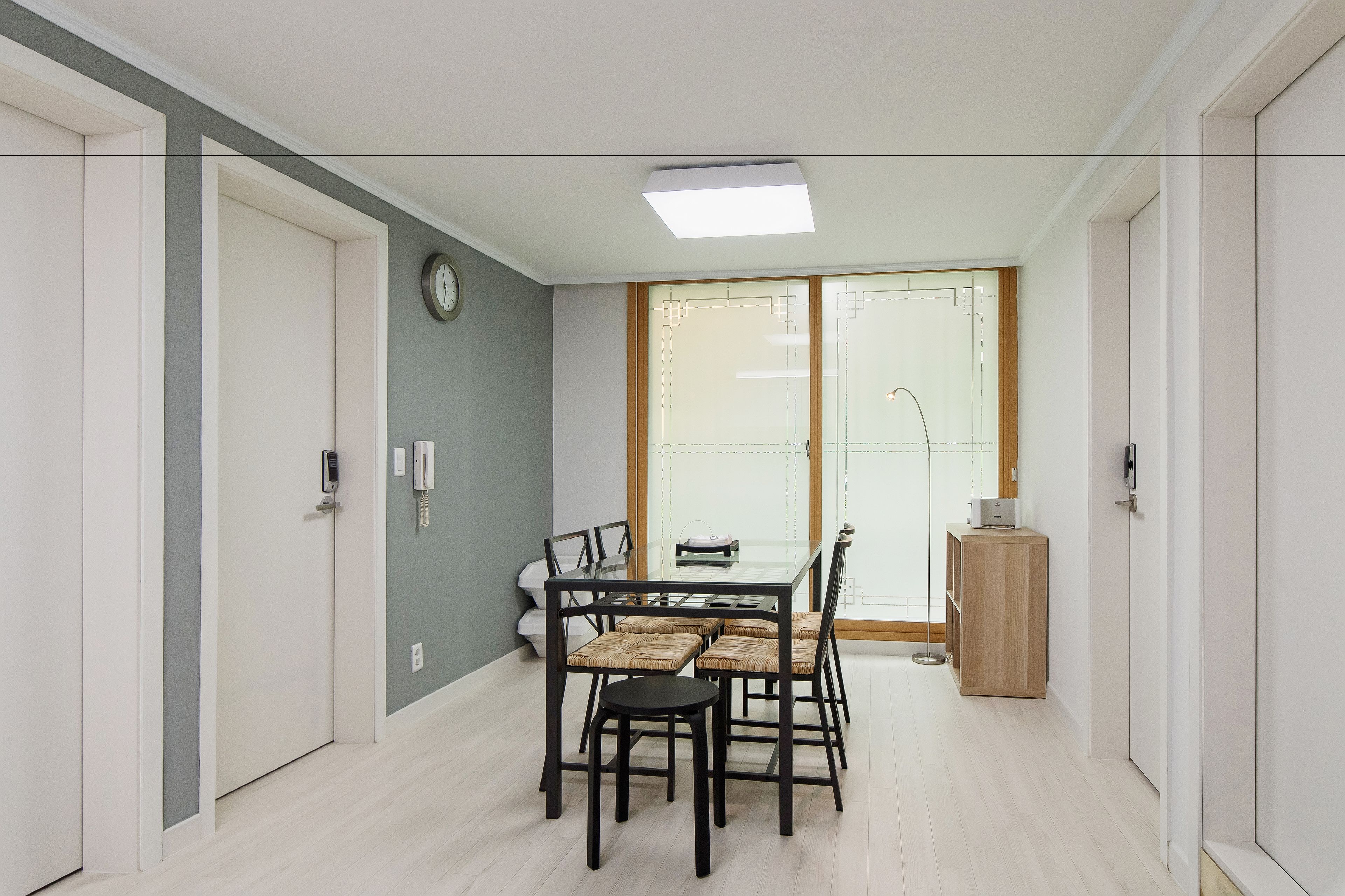 객실 내 식사 공간