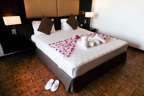1 bedroom, minibar, in-room safe, desk - Peacock Beach Resort & Spa (Hambantota)